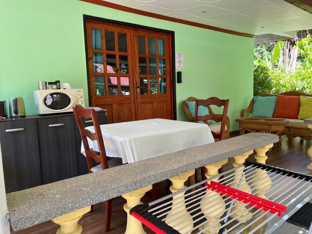 Chloe'S Cottage Self-Catering La Digue Eksteriør billede