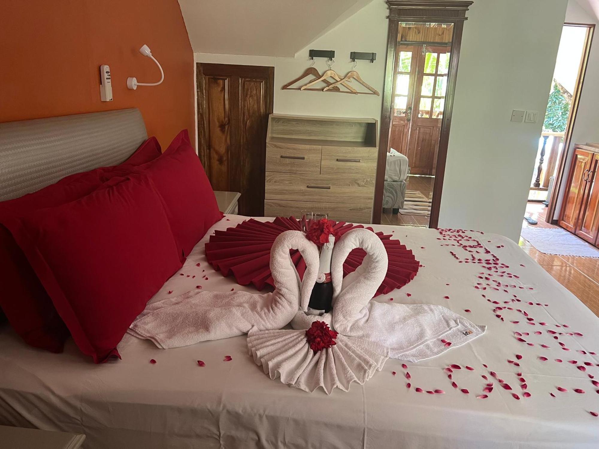 Chloe'S Cottage Self-Catering La Digue Eksteriør billede