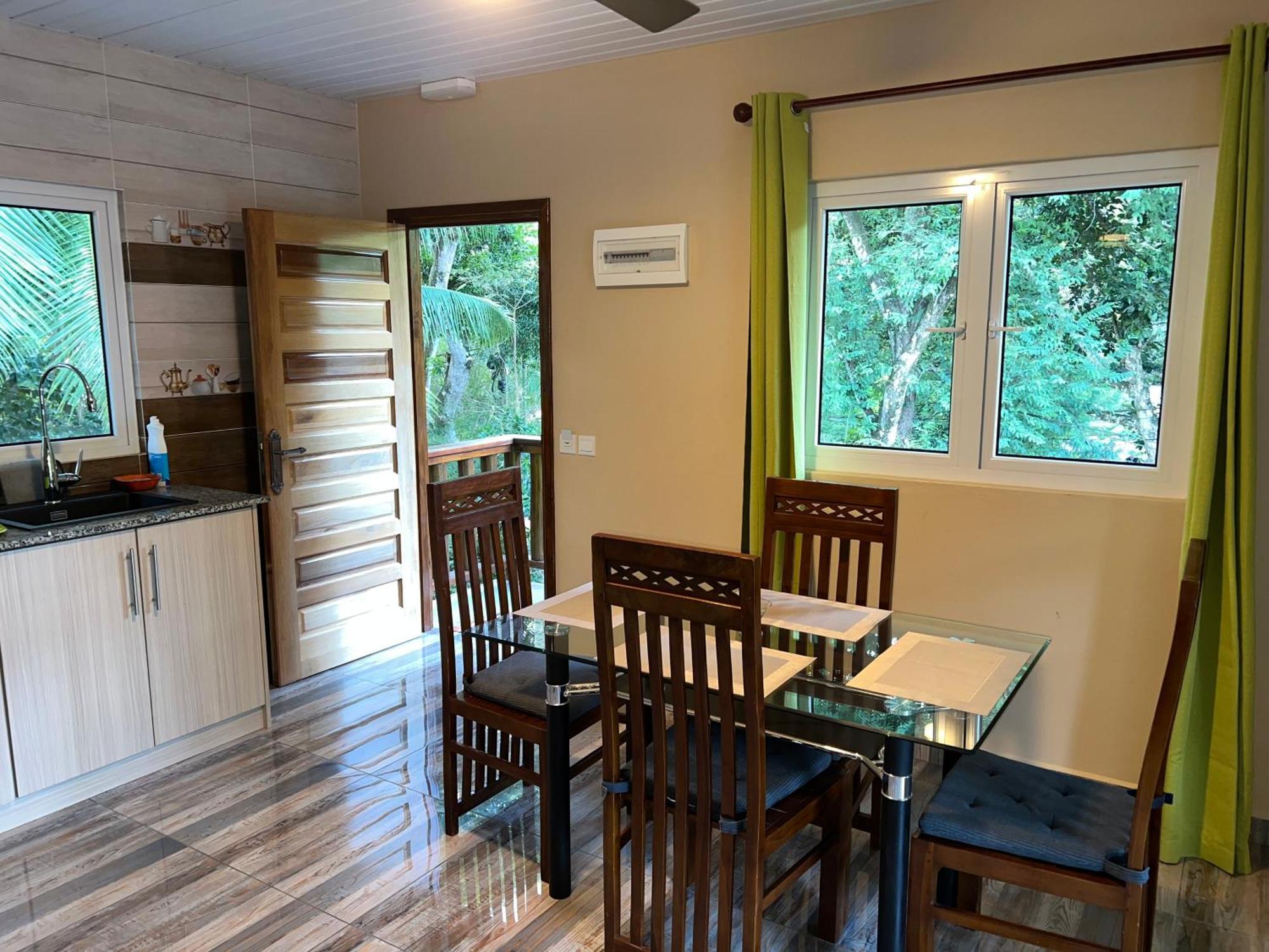 Chloe'S Cottage Self-Catering La Digue Eksteriør billede