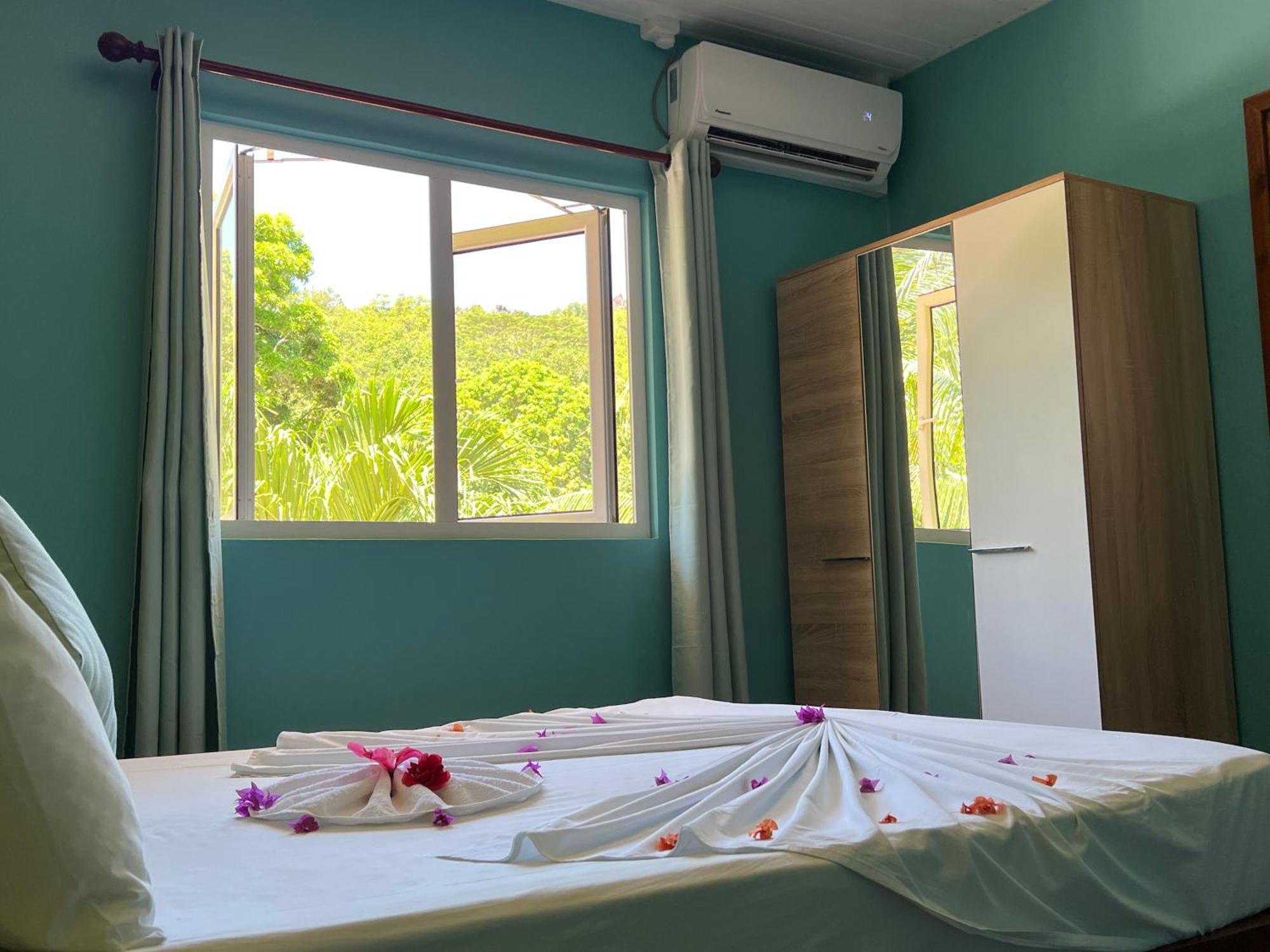 Chloe'S Cottage Self-Catering La Digue Eksteriør billede